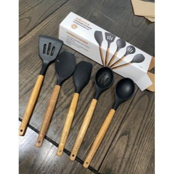 New Non-Stick Silicone Kitchen Utensils Set with Natural Acacia Hard Wood Handle - Picture 1 of 1